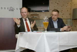 Clubabend mit Innenminister Sachsens Markus Ulbig am 3. April, 19.00 Uhr Im Avernstübli des Swissôtel Schlosstraße 16, 01067 Dresden. / Foto: Ralf U. Heinrich /